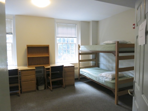 dorm-room-checklist-04.jpg