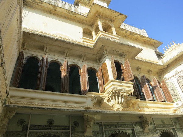 city-palace-udaipur-018.jpg