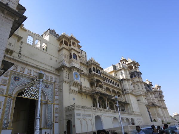 city-palace-udaipur-07.jpg