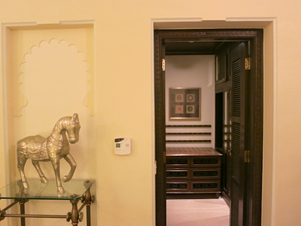 oberoi-udai-villas-rooms-021.jpg