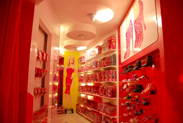 barbie-store-philippines-5.JPG