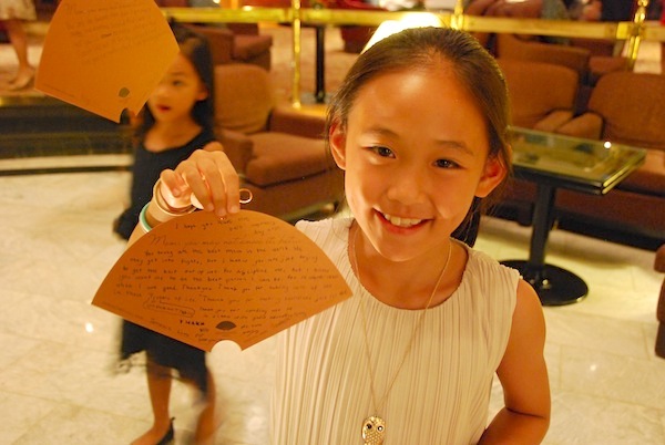 isabelle-ong-mothers-day-fan-message-mandarin-oriental-hotel.JPG