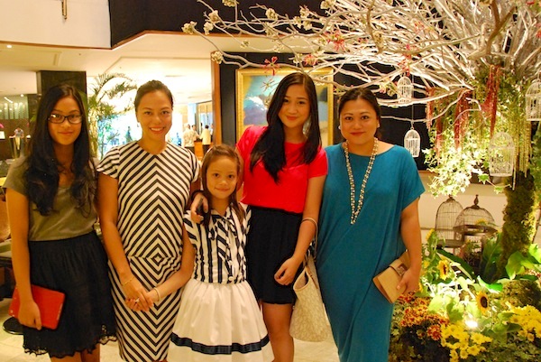 jianina-dizon-and-candy-dizon-mandarin-oriental-hotel-mothers-day-fan-message.JPG