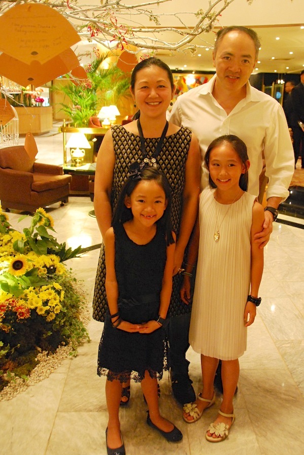 lim-family-mandarin-oriental-hotel-fan-message.jpg