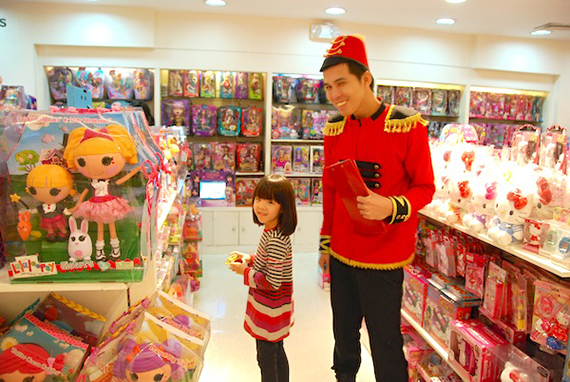 christmas-at-rustans-2013-4.JPG