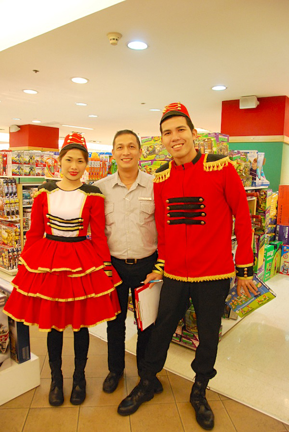 christmas-at-rustans-2013-5.jpg