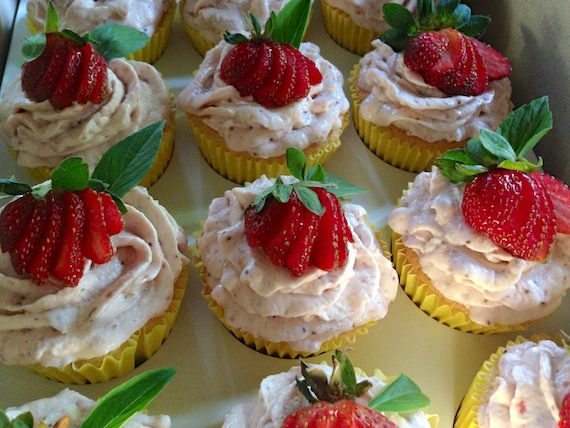 strawberry-cupcakes-by-tessa-ong-3.JPG