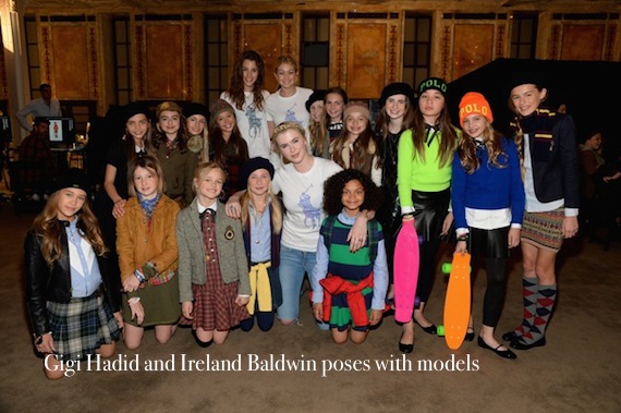 gigi-hadid-and-ireland-baldwin-poses-with-models-2.jpg