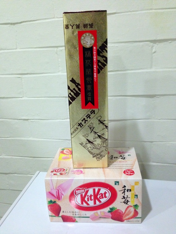 kitkat-strawberry-and-japanese-cake.JPG