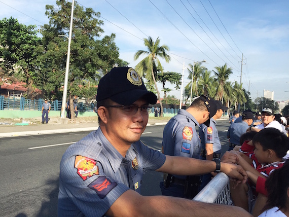 policemen by barricade pope francis visit 2015 philippines