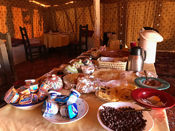 Breakfast at Erg Chebbi (5)